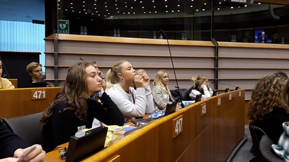 Deltagelse i Youth Parliament, 2018, i plenarsalen.jpg